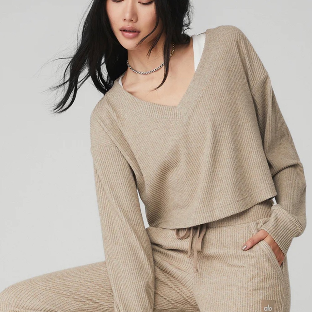 Alo Yoga Muse V-neck sweater